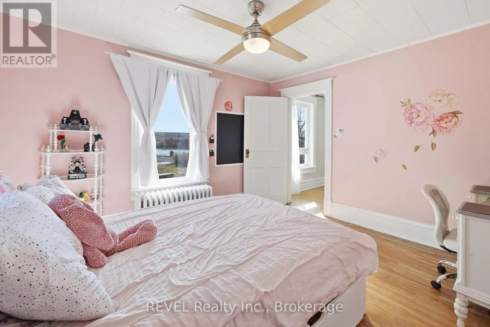 39 TRENT STREET N