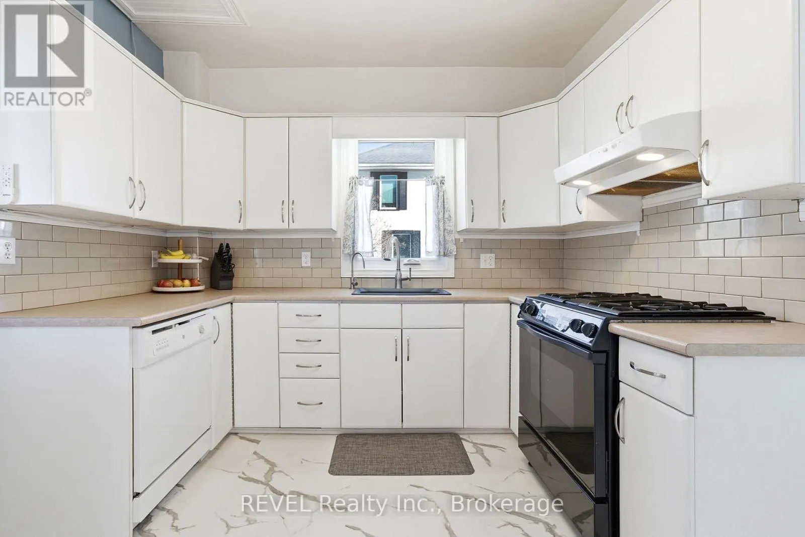 39 TRENT STREET N