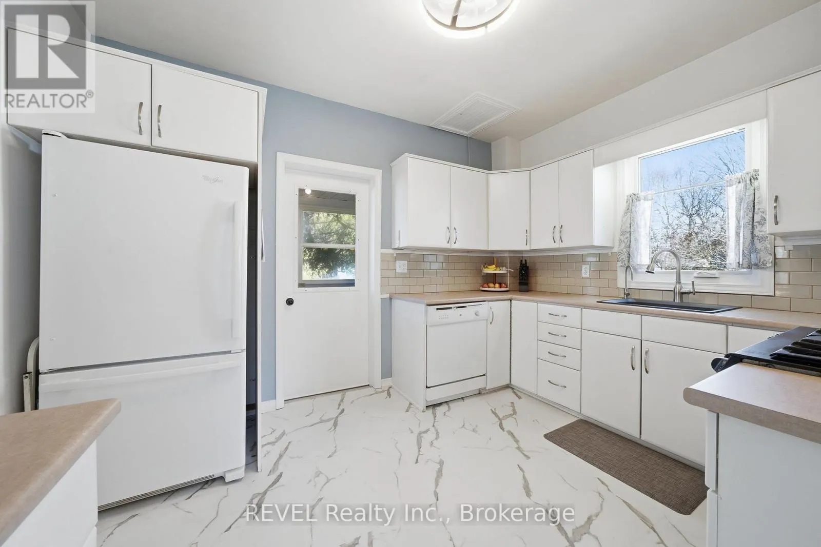 39 TRENT STREET N