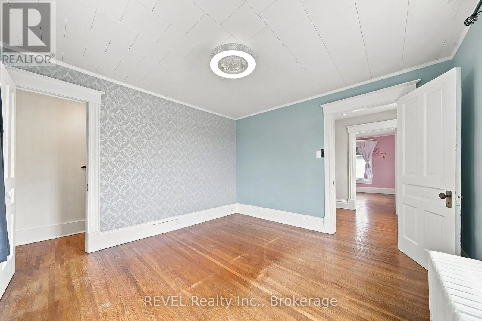 39 TRENT STREET N