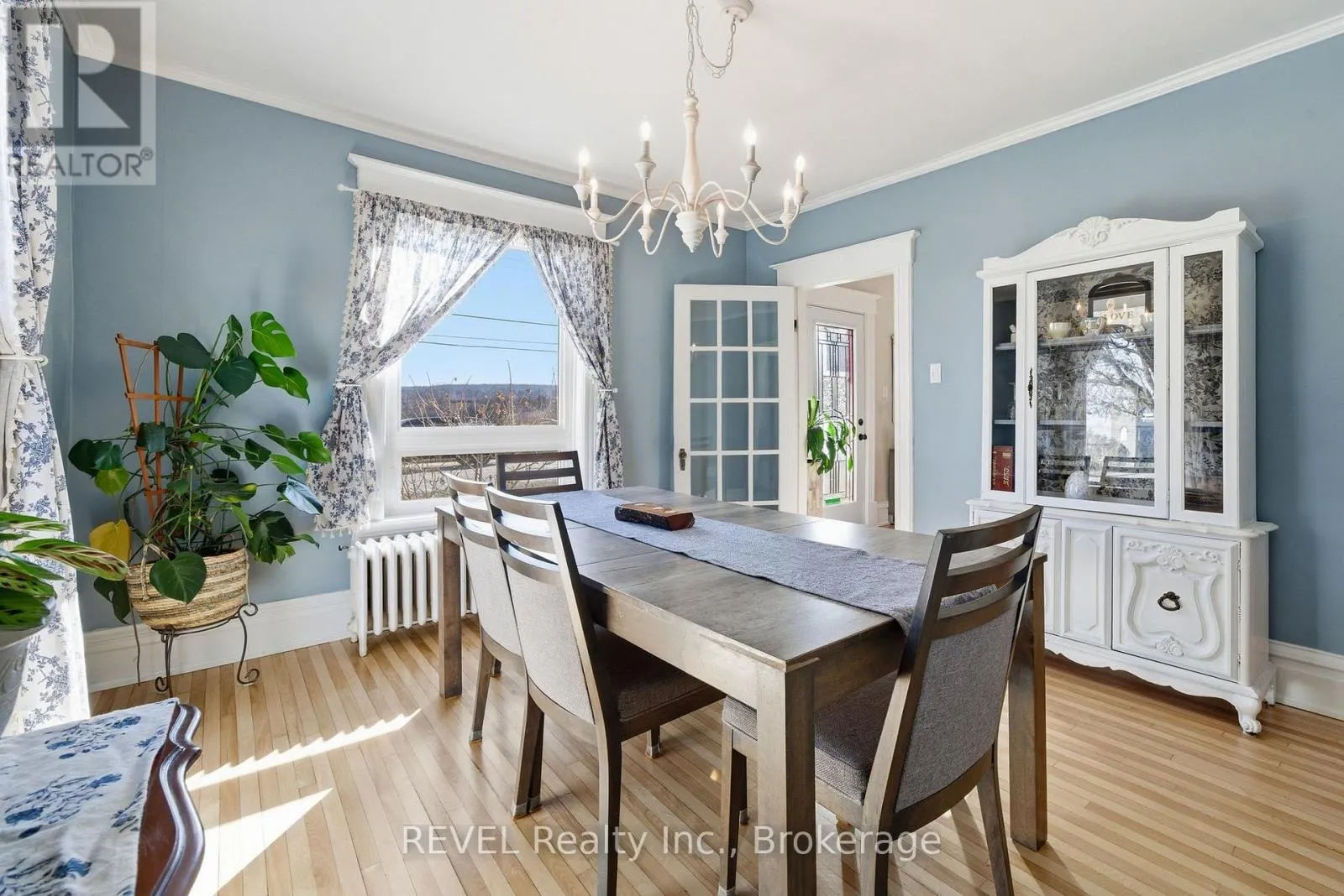 39 TRENT STREET N