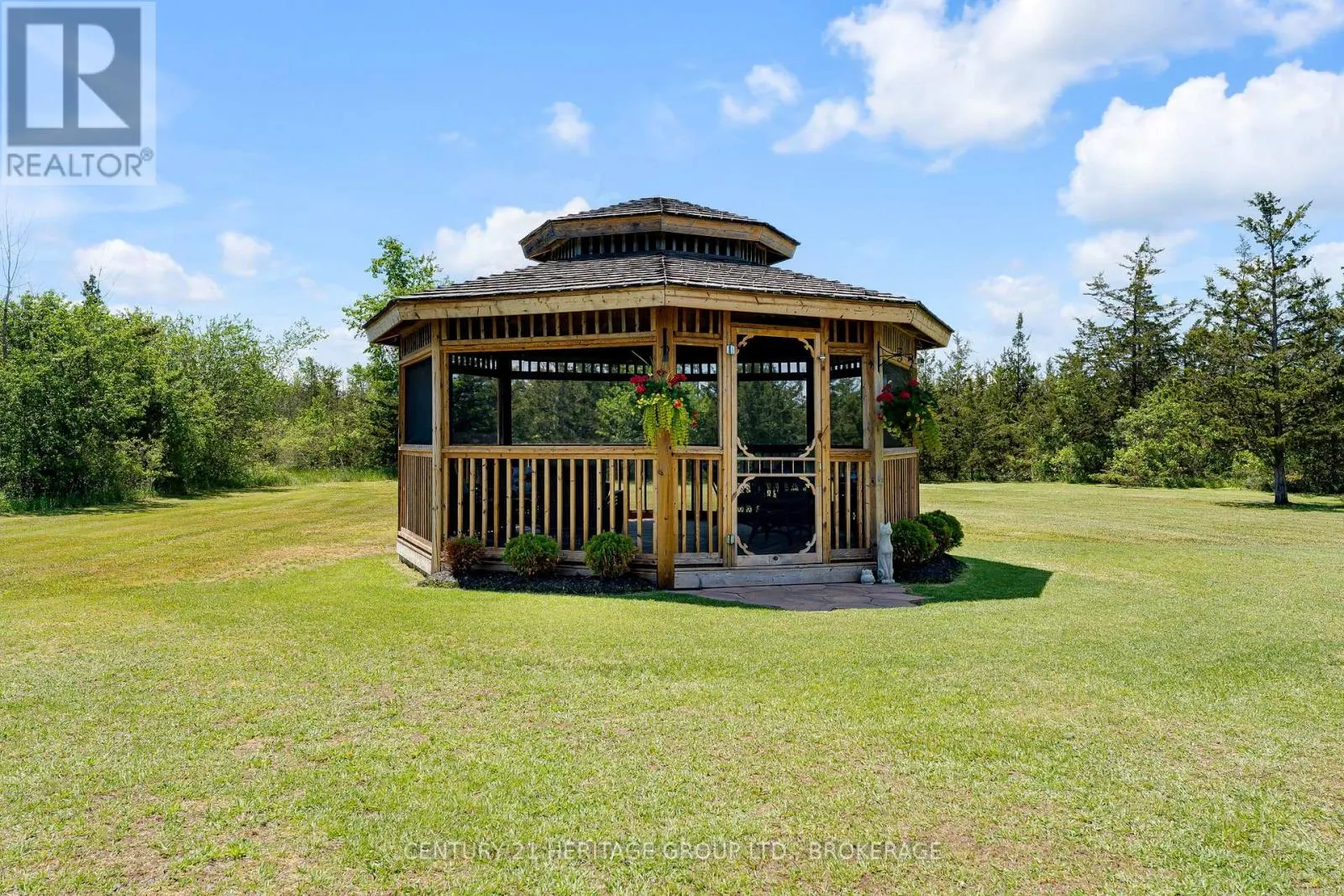 120 PINECREST ROAD S