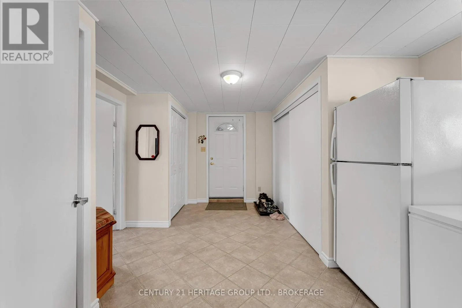 120 PINECREST ROAD S