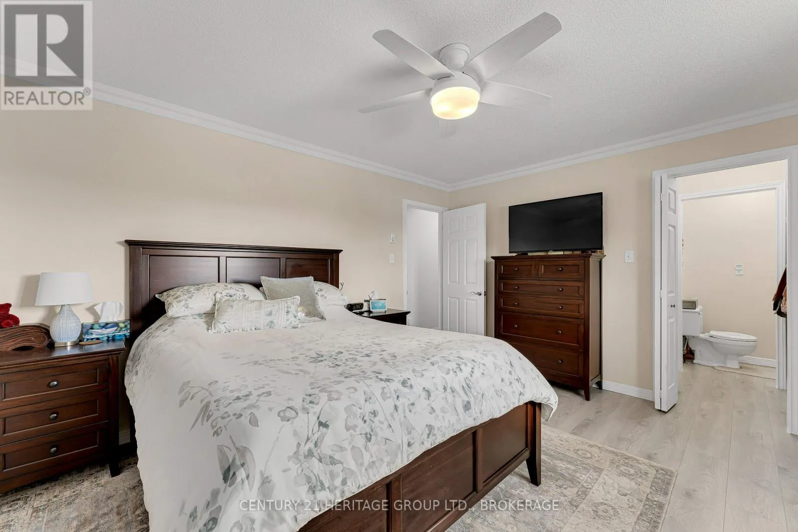 120 PINECREST ROAD S