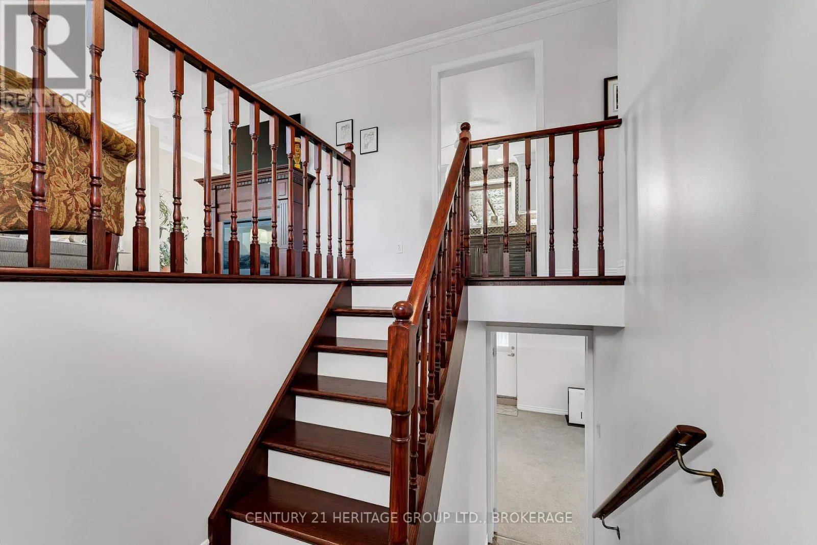 120 PINECREST ROAD S
