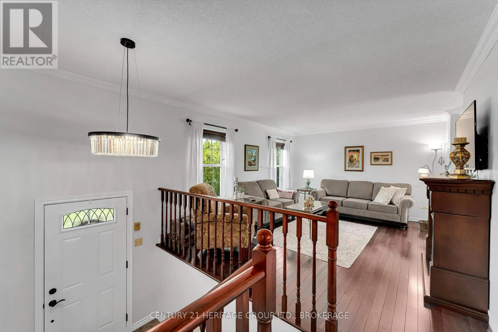 120 PINECREST ROAD S