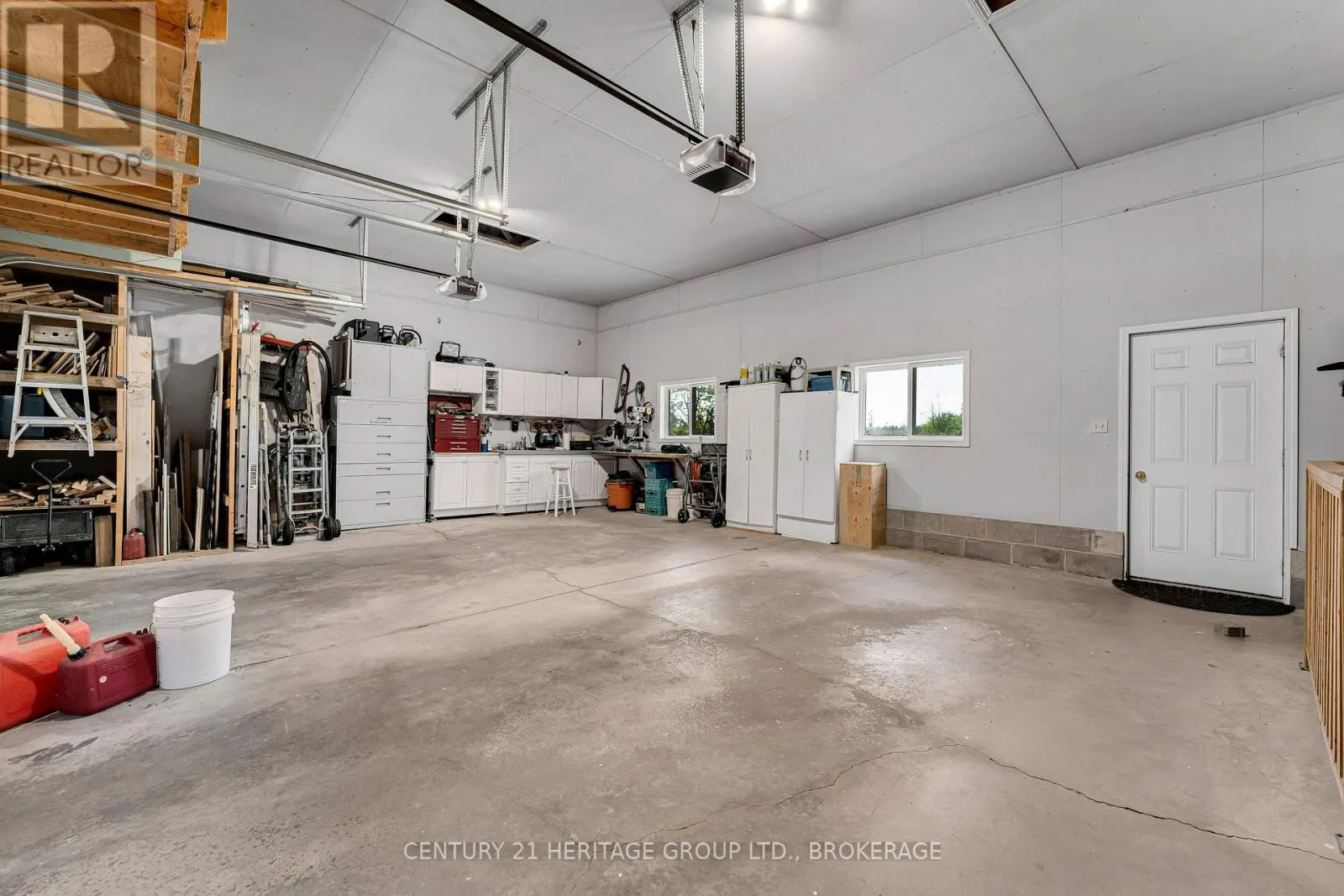 120 PINECREST ROAD S