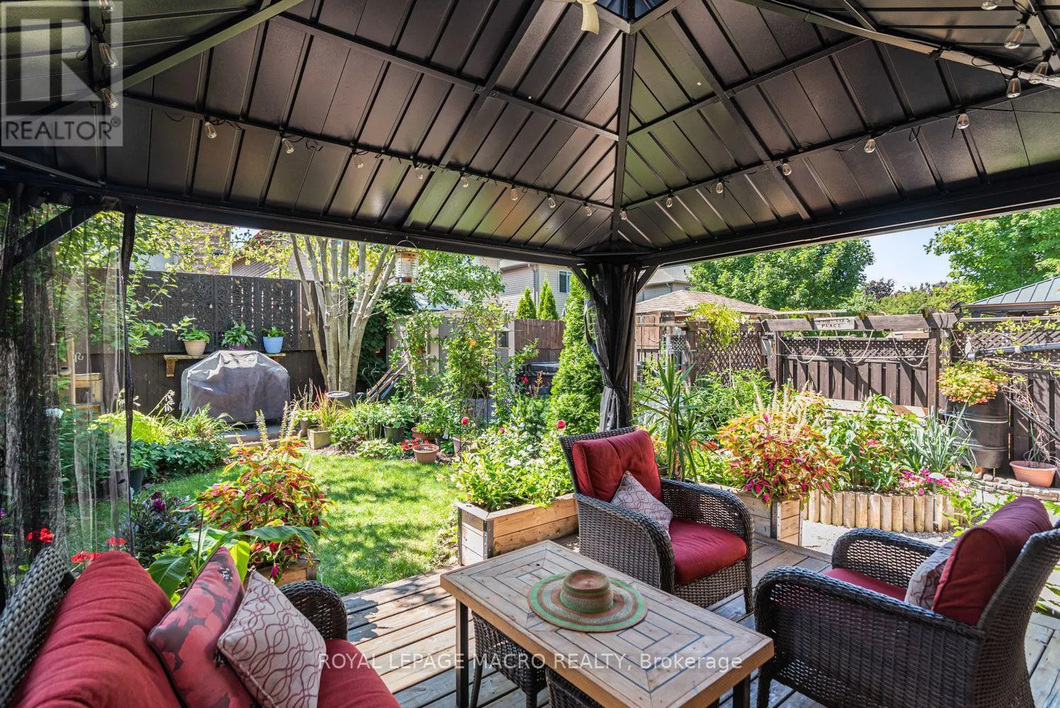 102 WILLOW LANE
