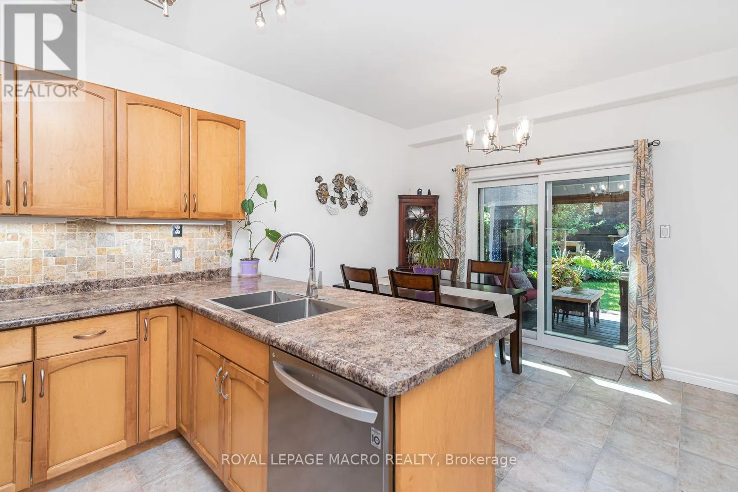 102 WILLOW LANE