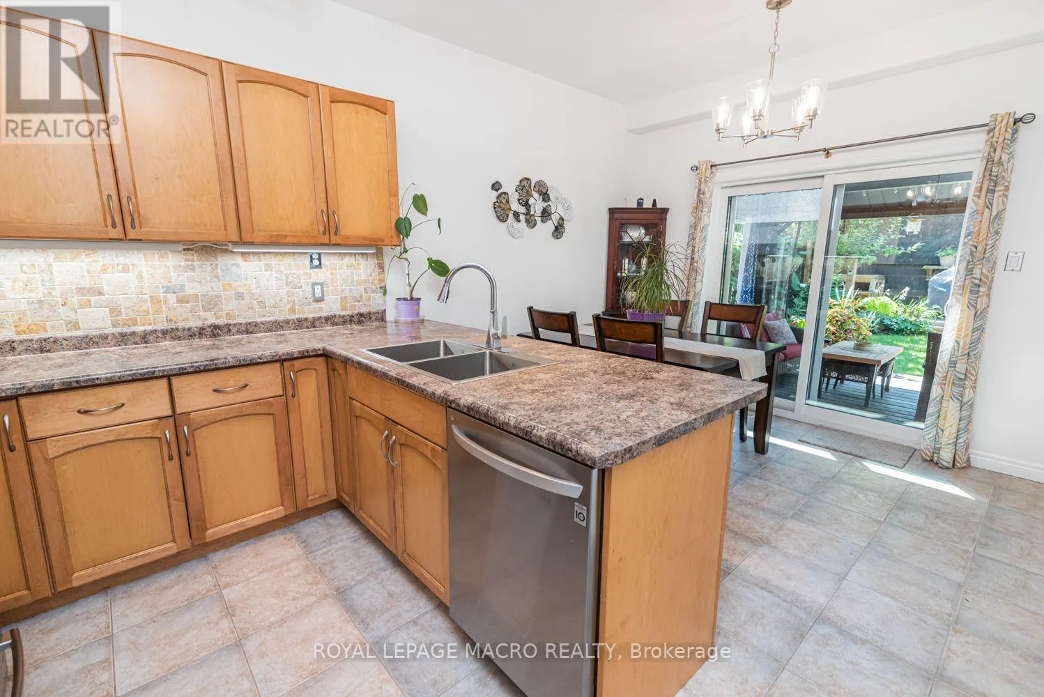 102 WILLOW LANE