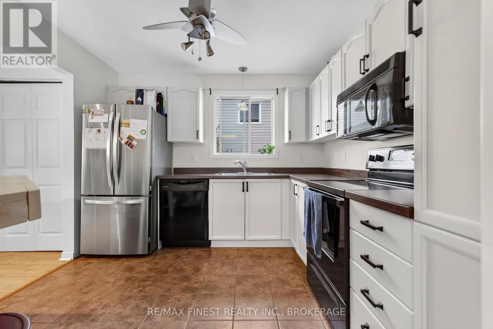 984 WATERBURY CRESCENT