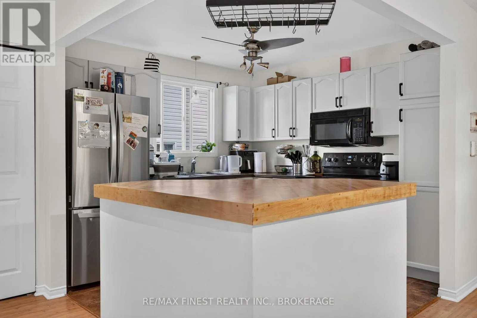 984 WATERBURY CRESCENT