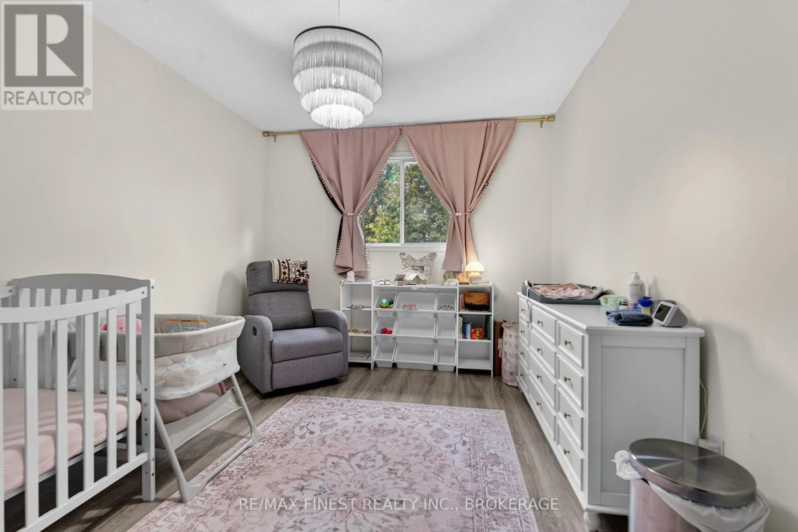 984 WATERBURY CRESCENT