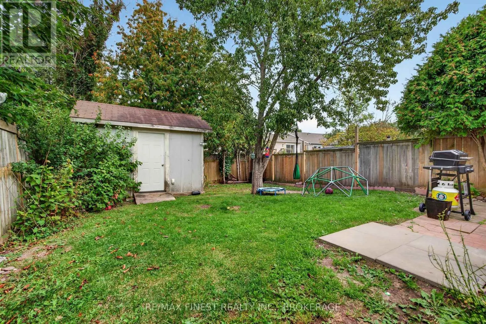 984 WATERBURY CRESCENT