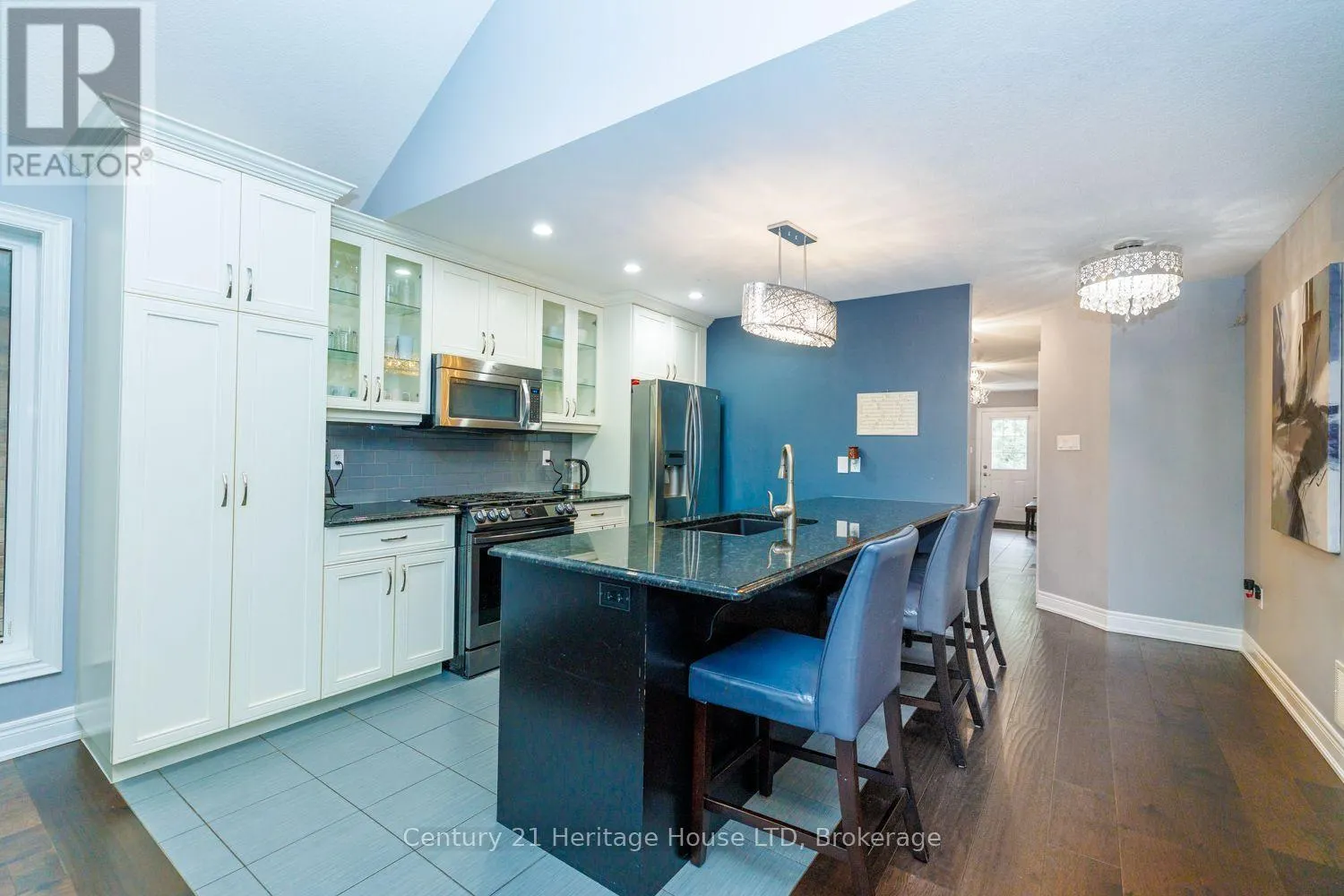 7 KENMAR COURT