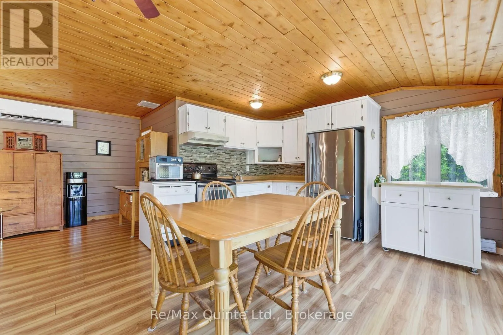 122 COTTAGE LANE
