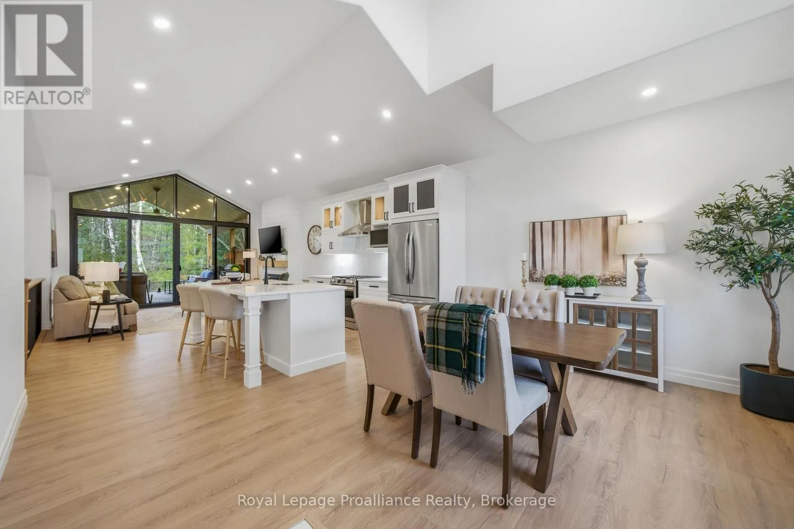 48 DEERVIEW DRIVE