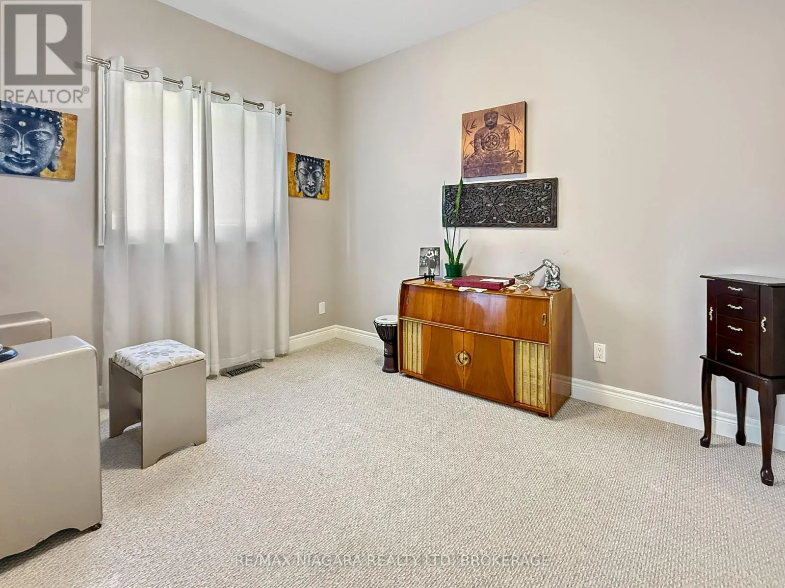 1041 MEADOWOOD STREET