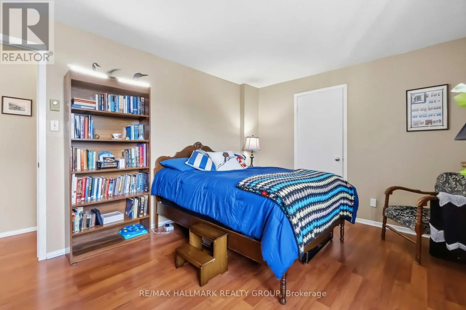 400 - 218 VIEWMOUNT DRIVE