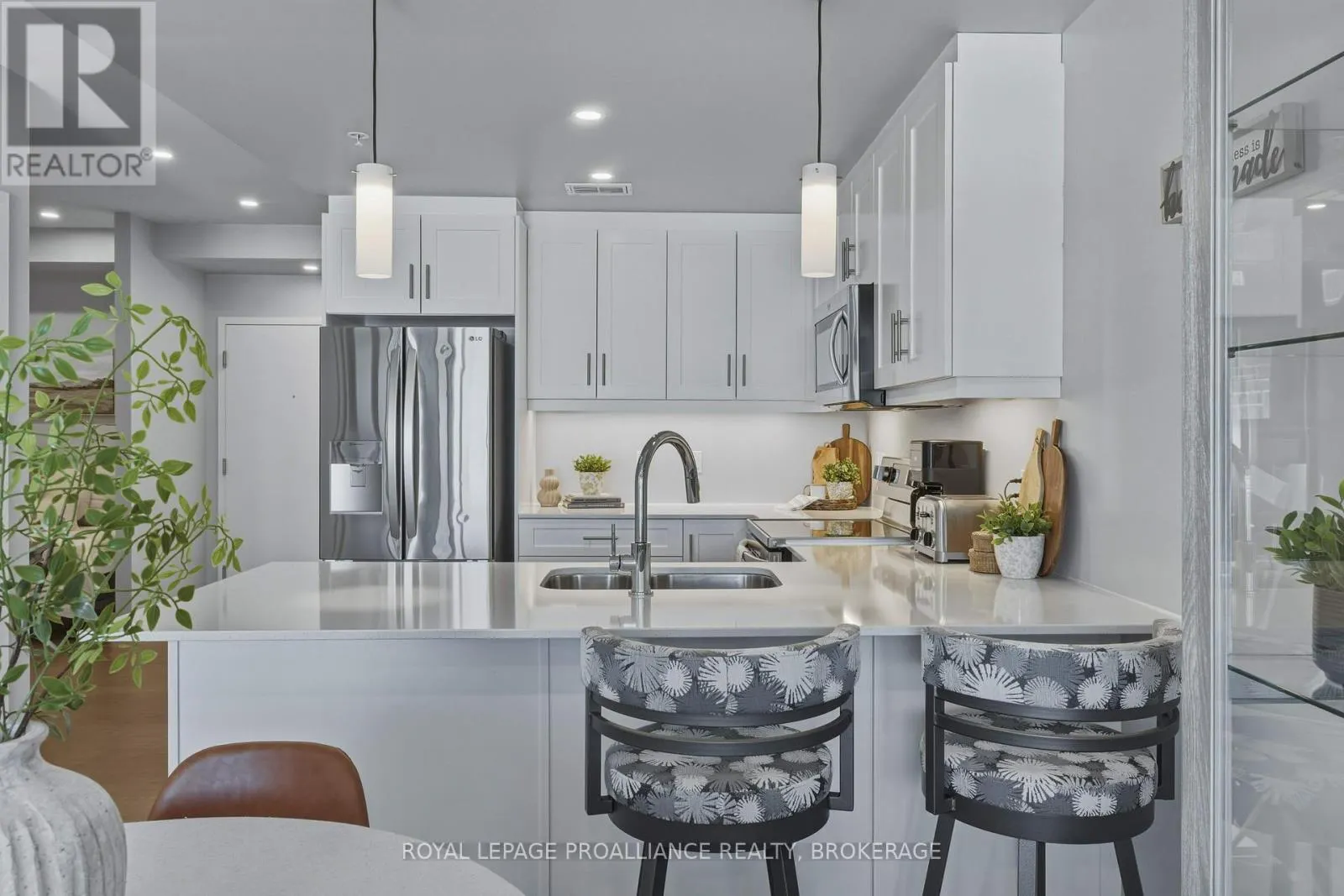 218 - 129B SOUTH STREET #218