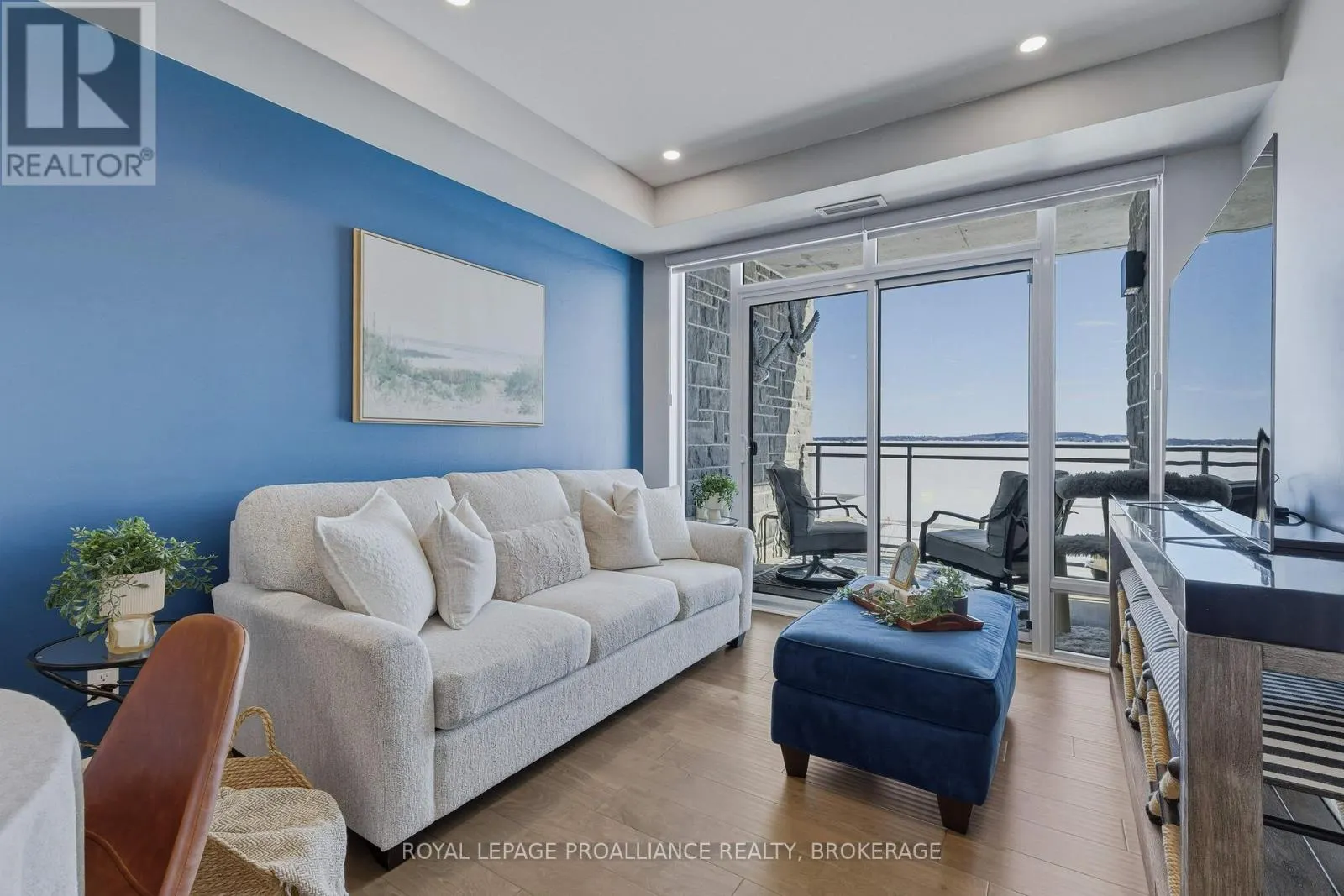 218 - 129B SOUTH STREET #218