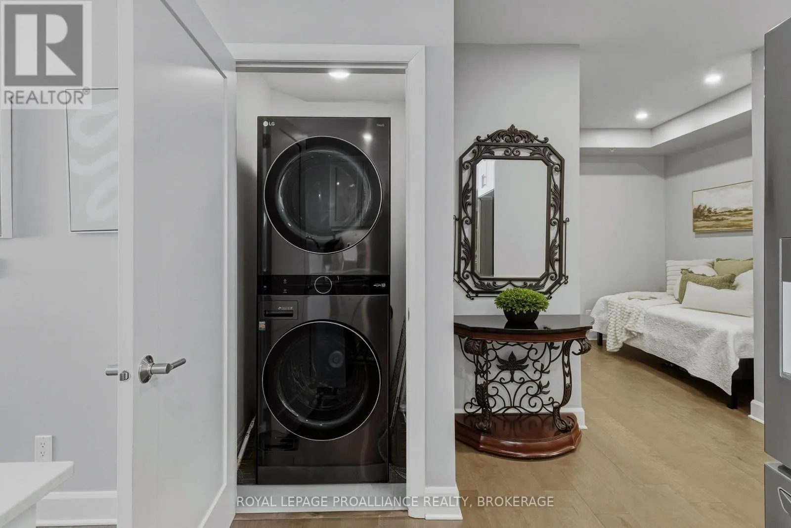218 - 129B SOUTH STREET #218