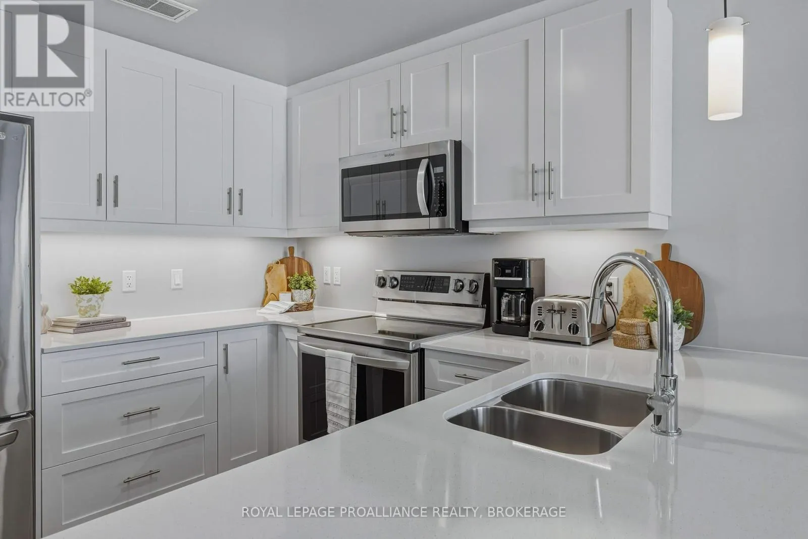 218 - 129B SOUTH STREET #218