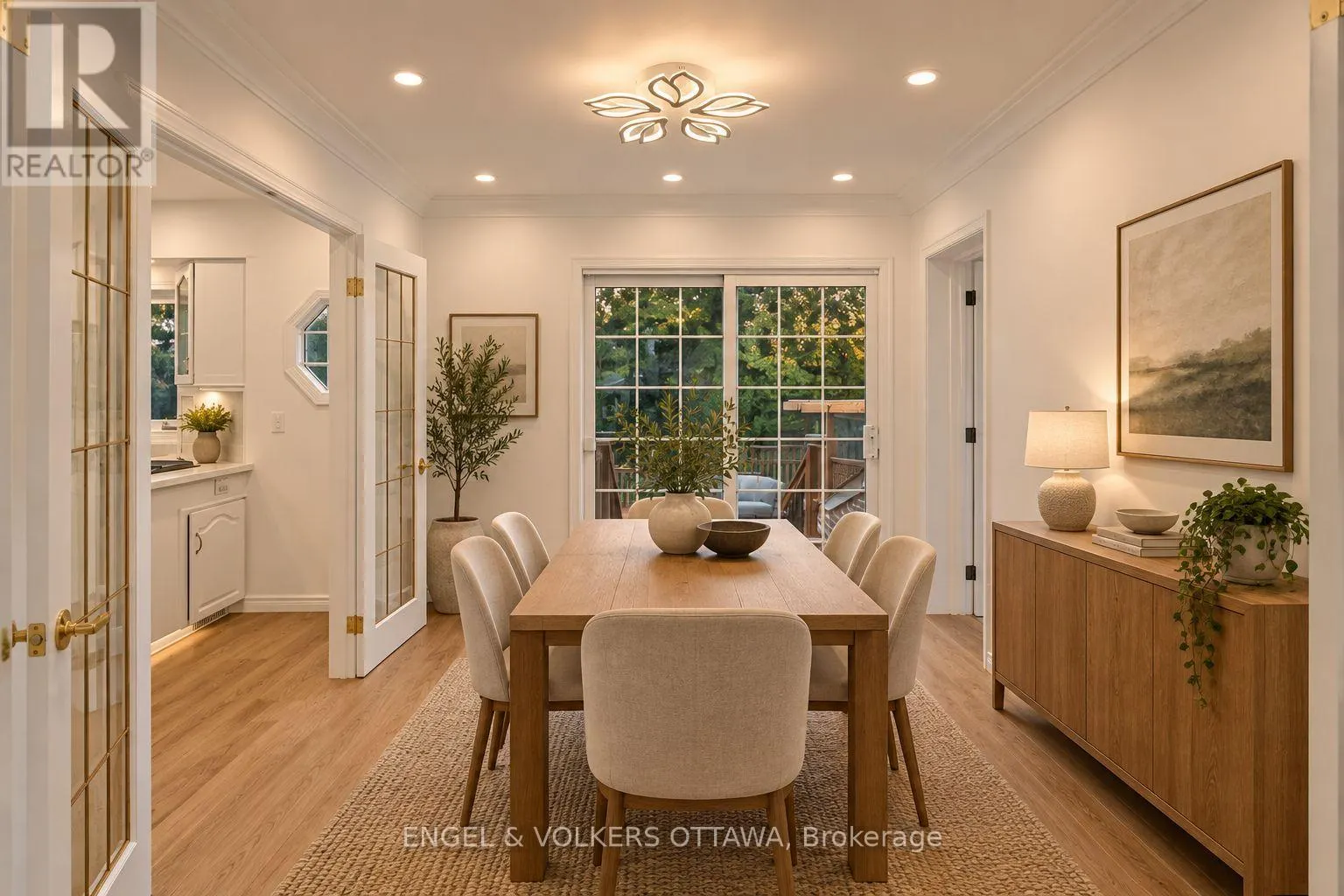 5293 MCLEAN CRESCENT