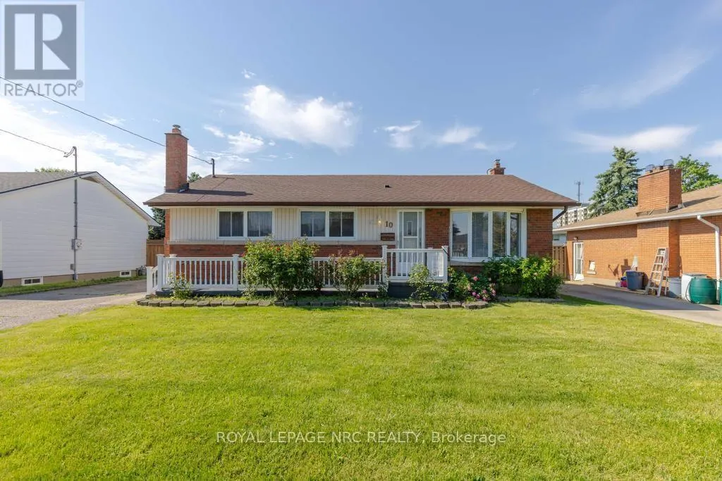 10 RIDGEVIEW AVENUE