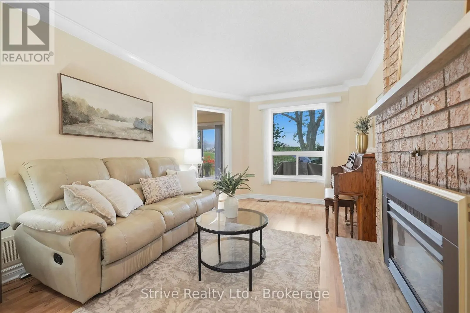 132 EAST HOUSE CRESCENT