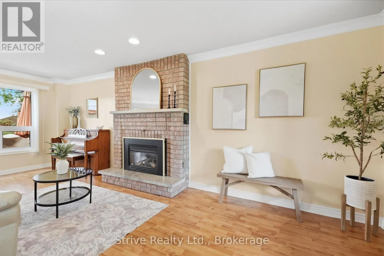 132 EAST HOUSE CRESCENT