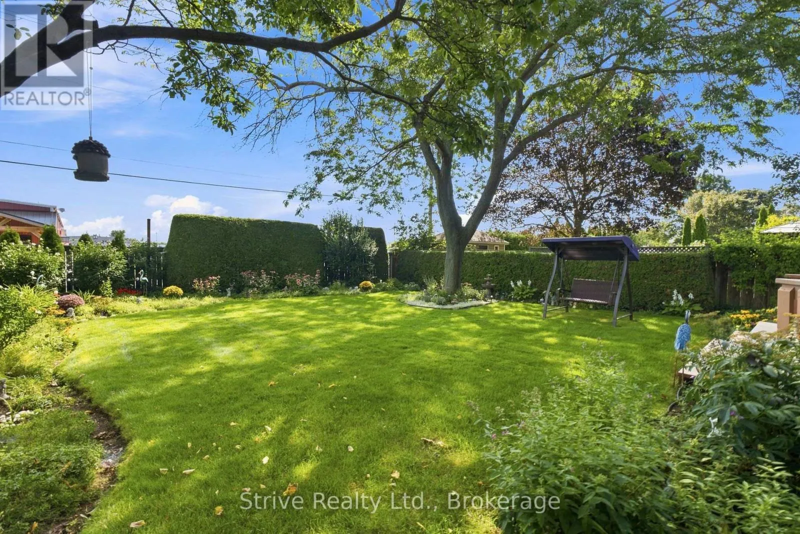 132 EAST HOUSE CRESCENT