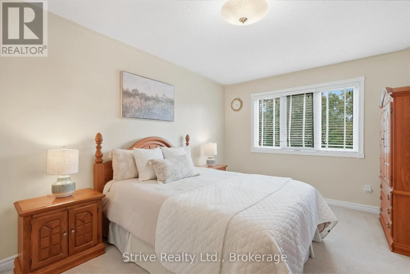 132 EAST HOUSE CRESCENT