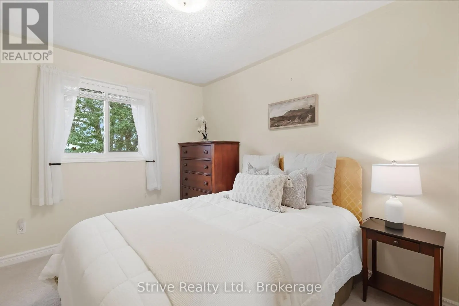 132 EAST HOUSE CRESCENT