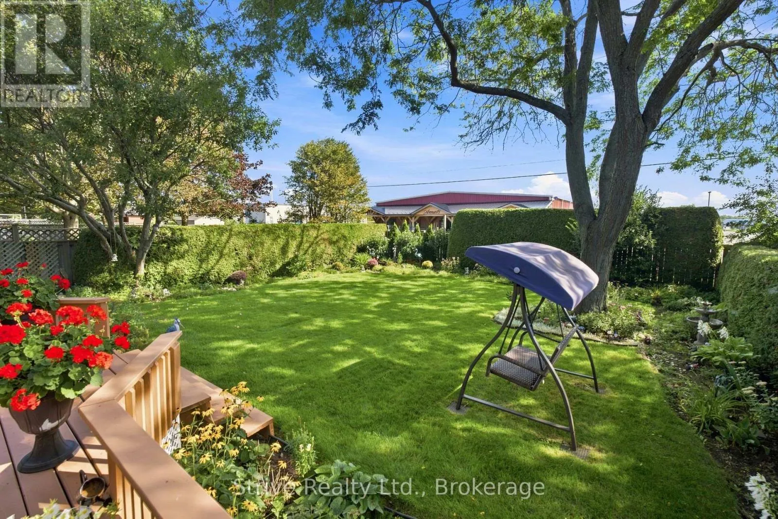 132 EAST HOUSE CRESCENT