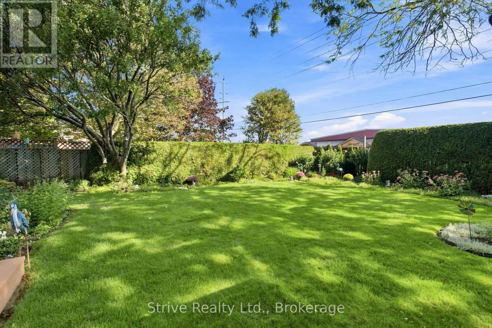 132 EAST HOUSE CRESCENT