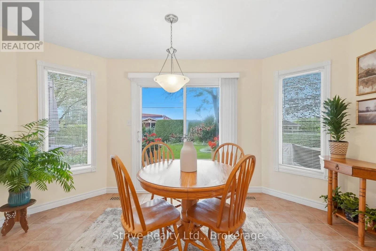 132 EAST HOUSE CRESCENT