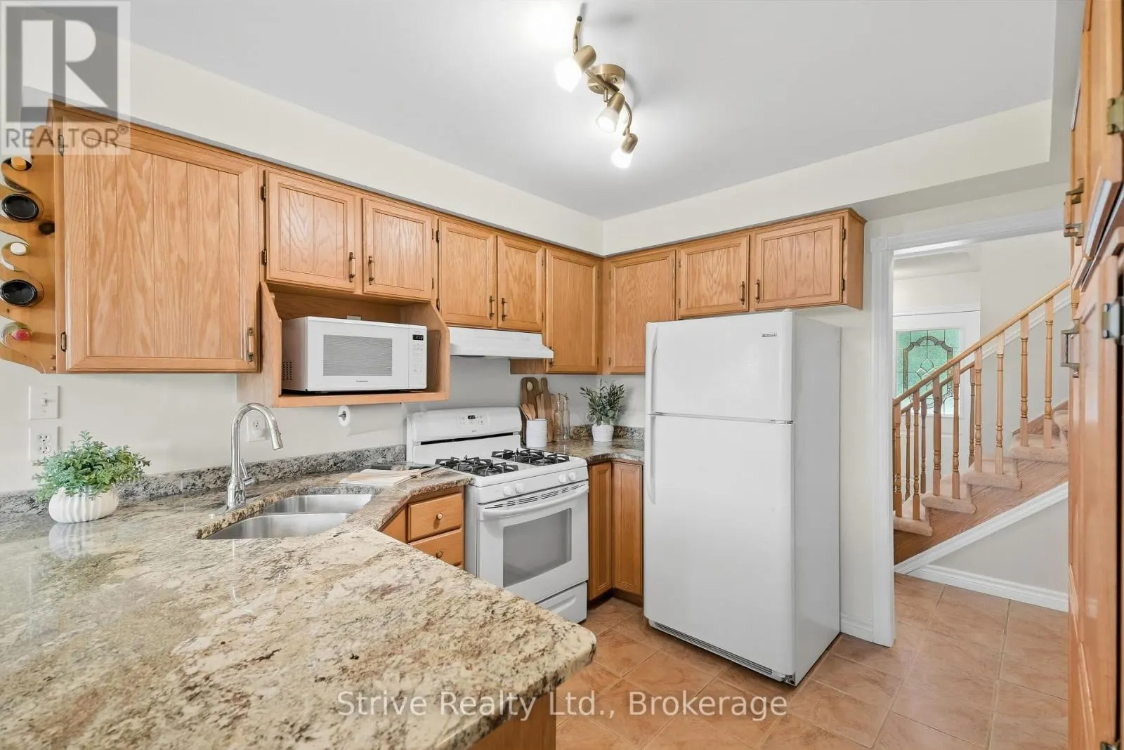 132 EAST HOUSE CRESCENT
