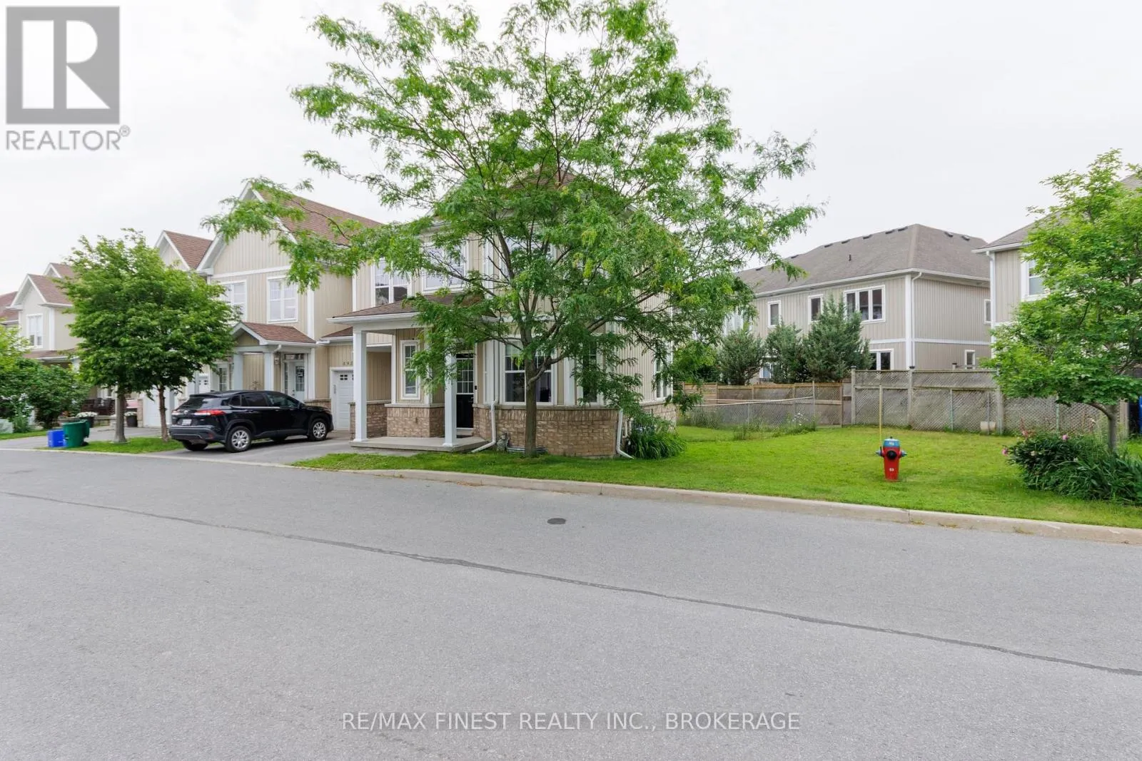 893 ASCOT LANE