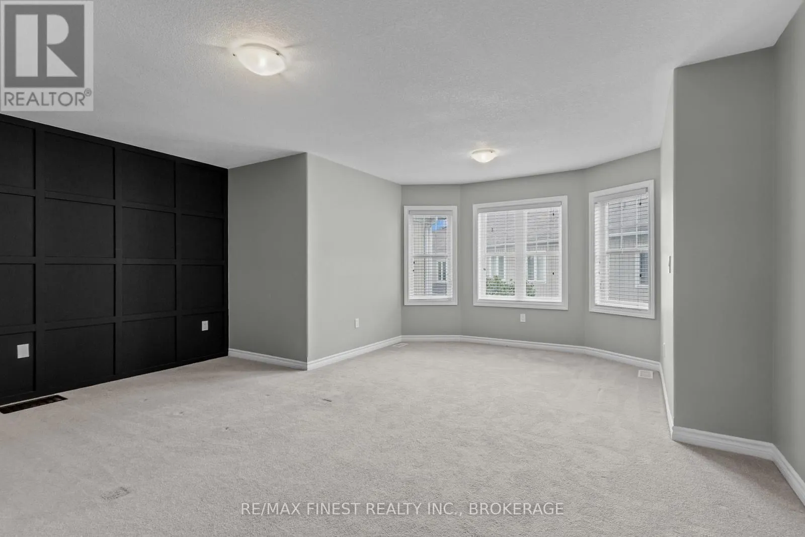 893 ASCOT LANE