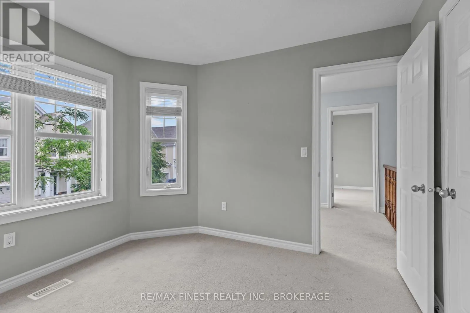 893 ASCOT LANE
