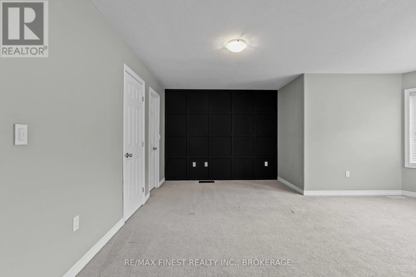 893 ASCOT LANE