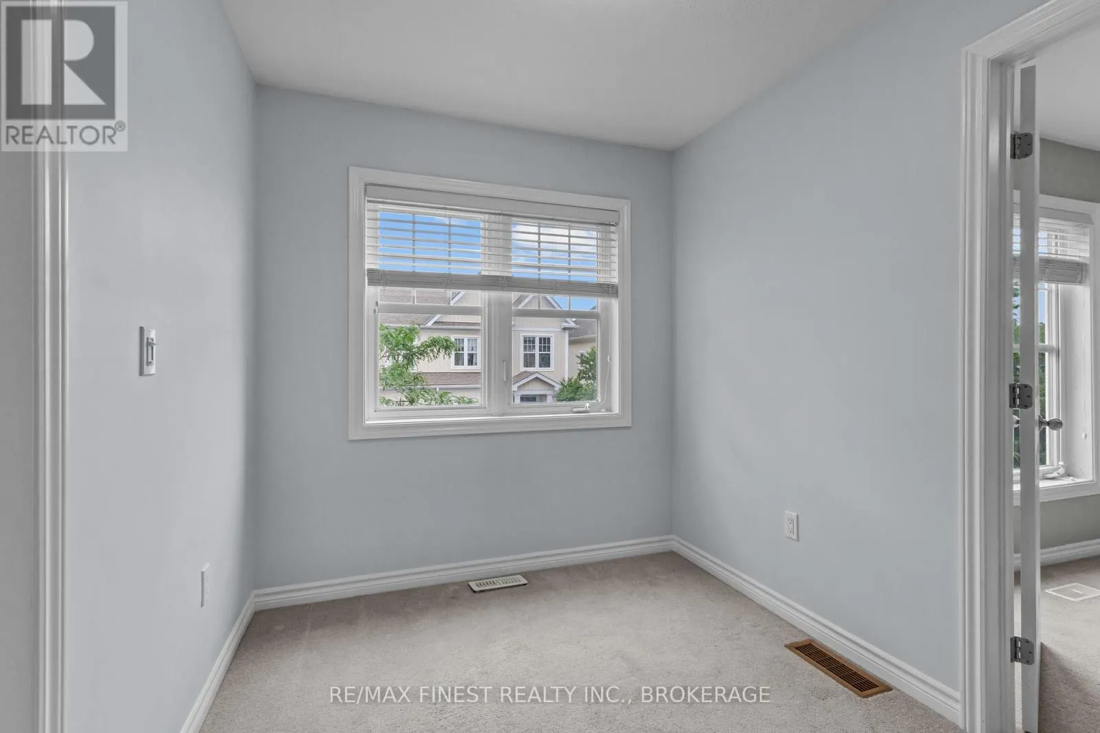 893 ASCOT LANE
