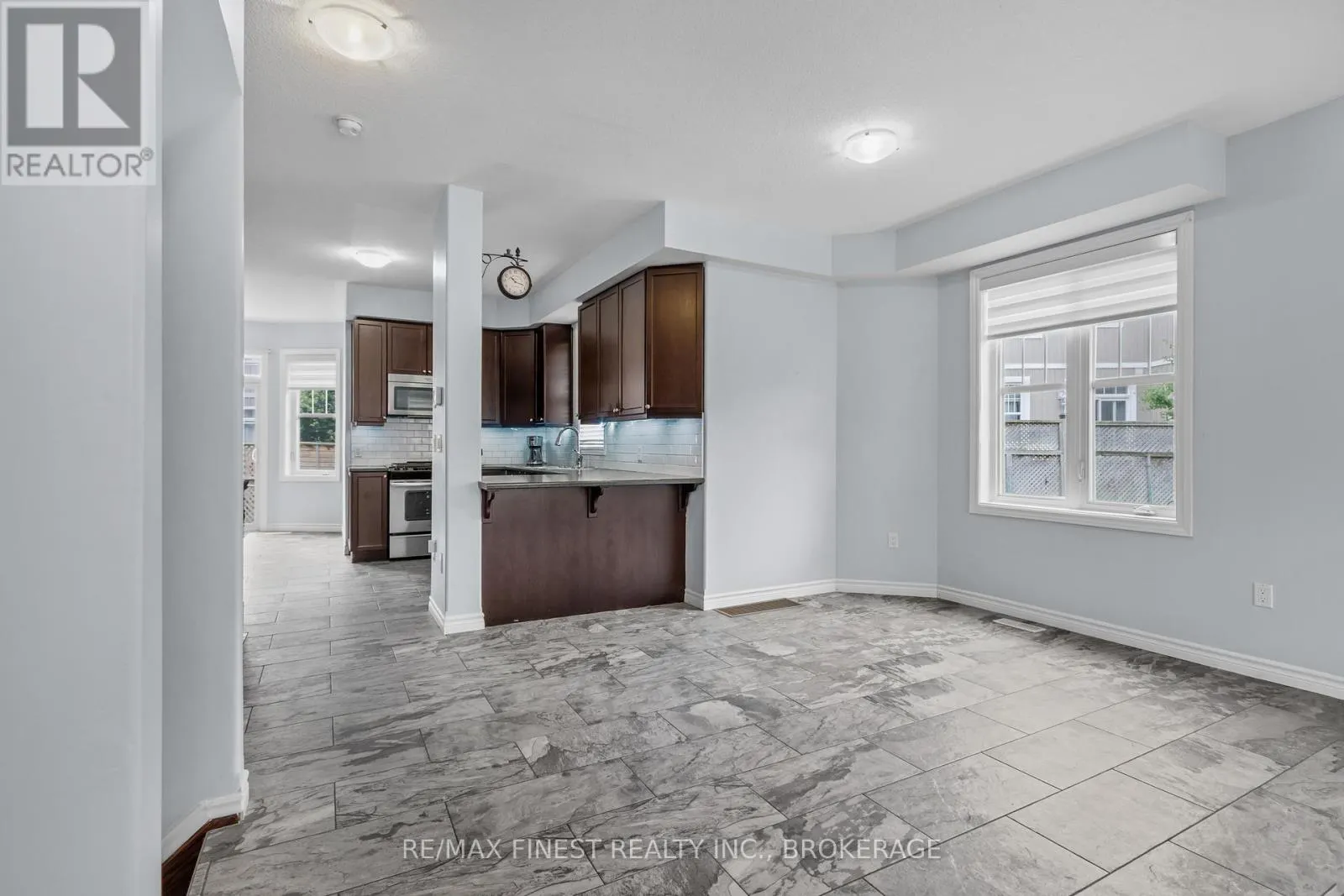 893 ASCOT LANE