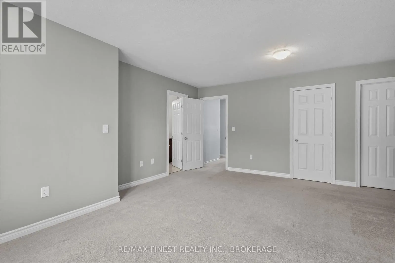 893 ASCOT LANE