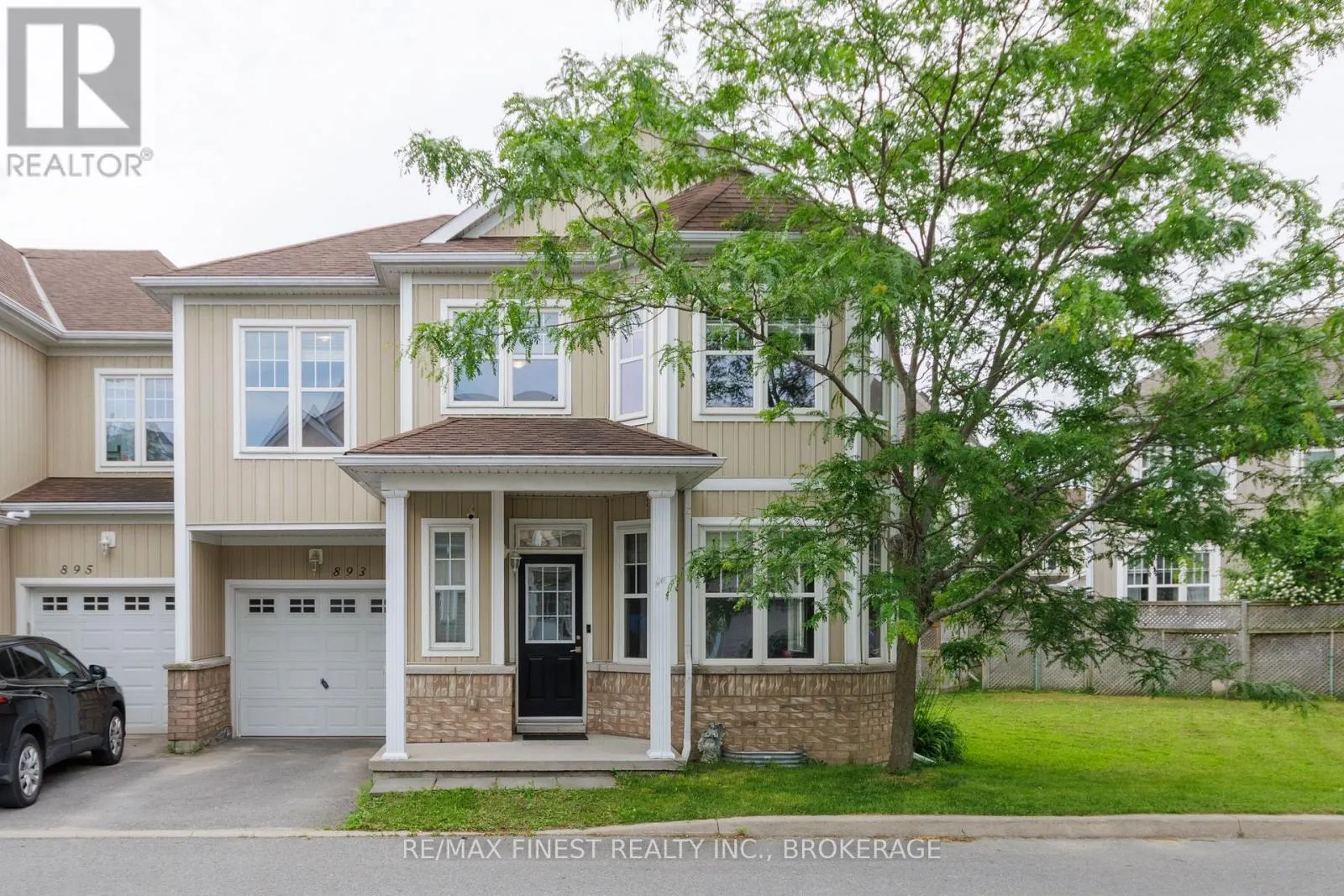 893 ASCOT LANE