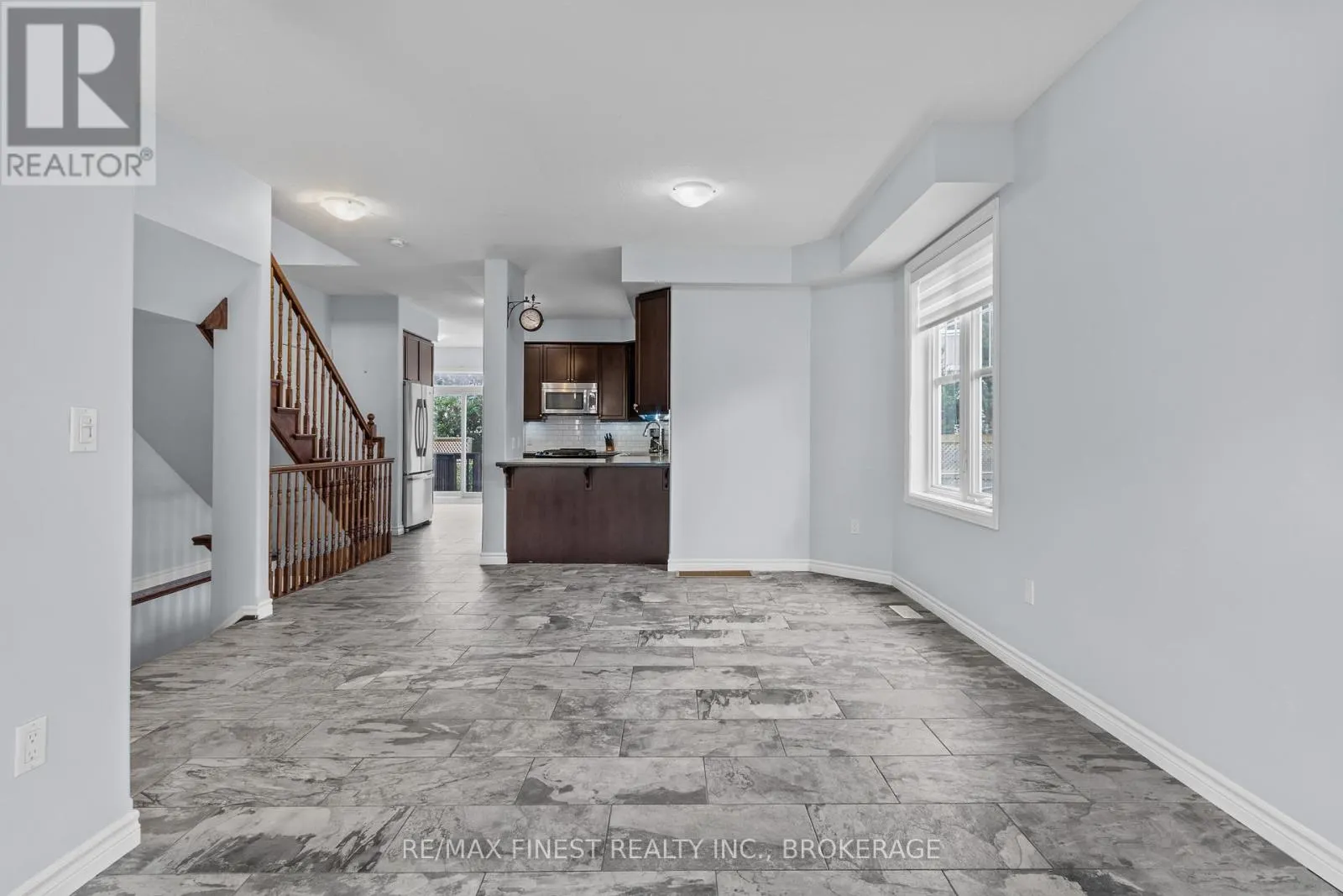 893 ASCOT LANE