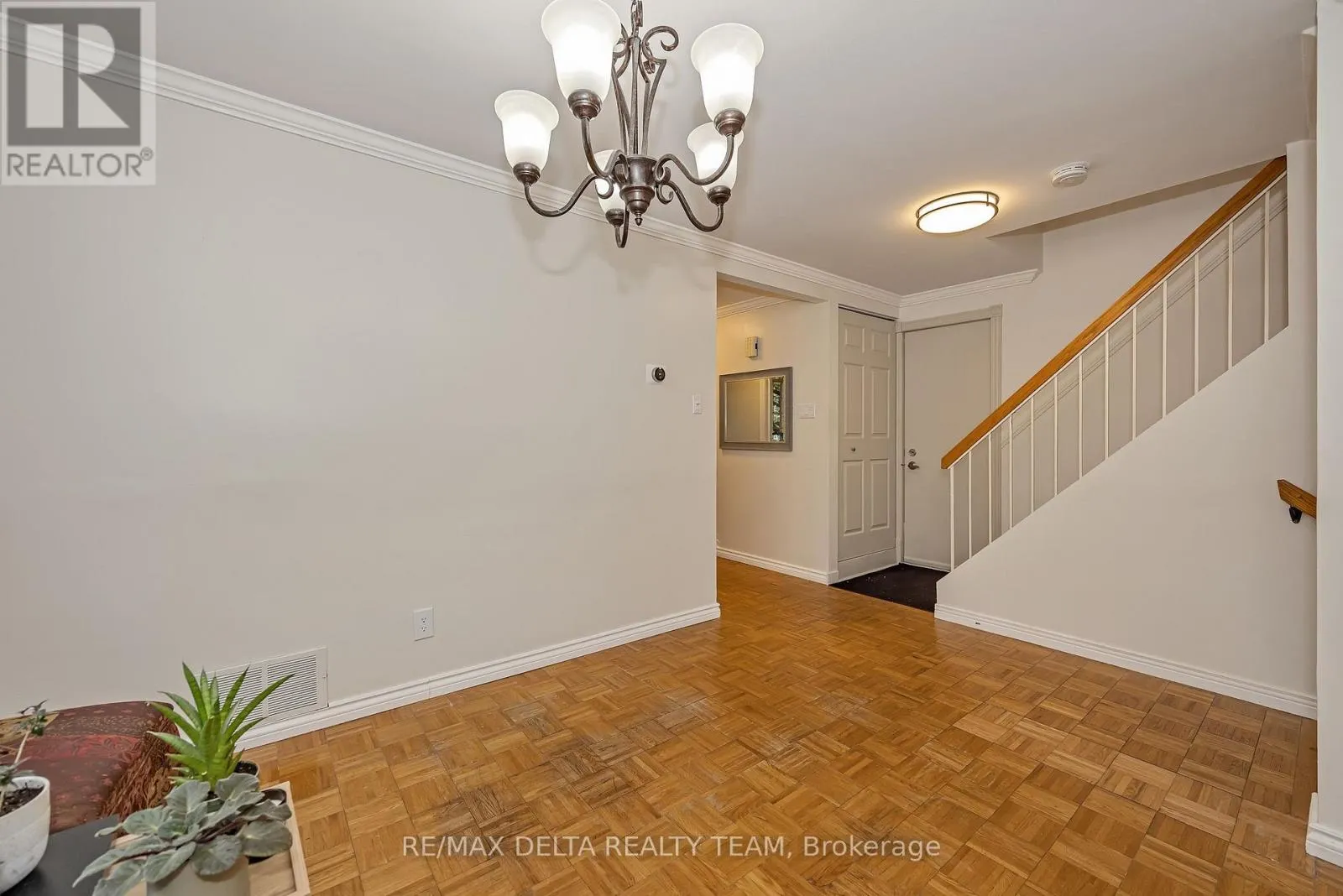 435 DUVERNAY DRIVE