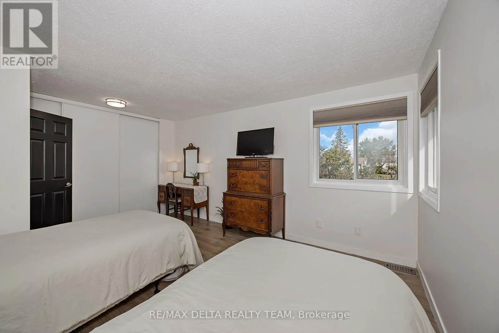 435 DUVERNAY DRIVE