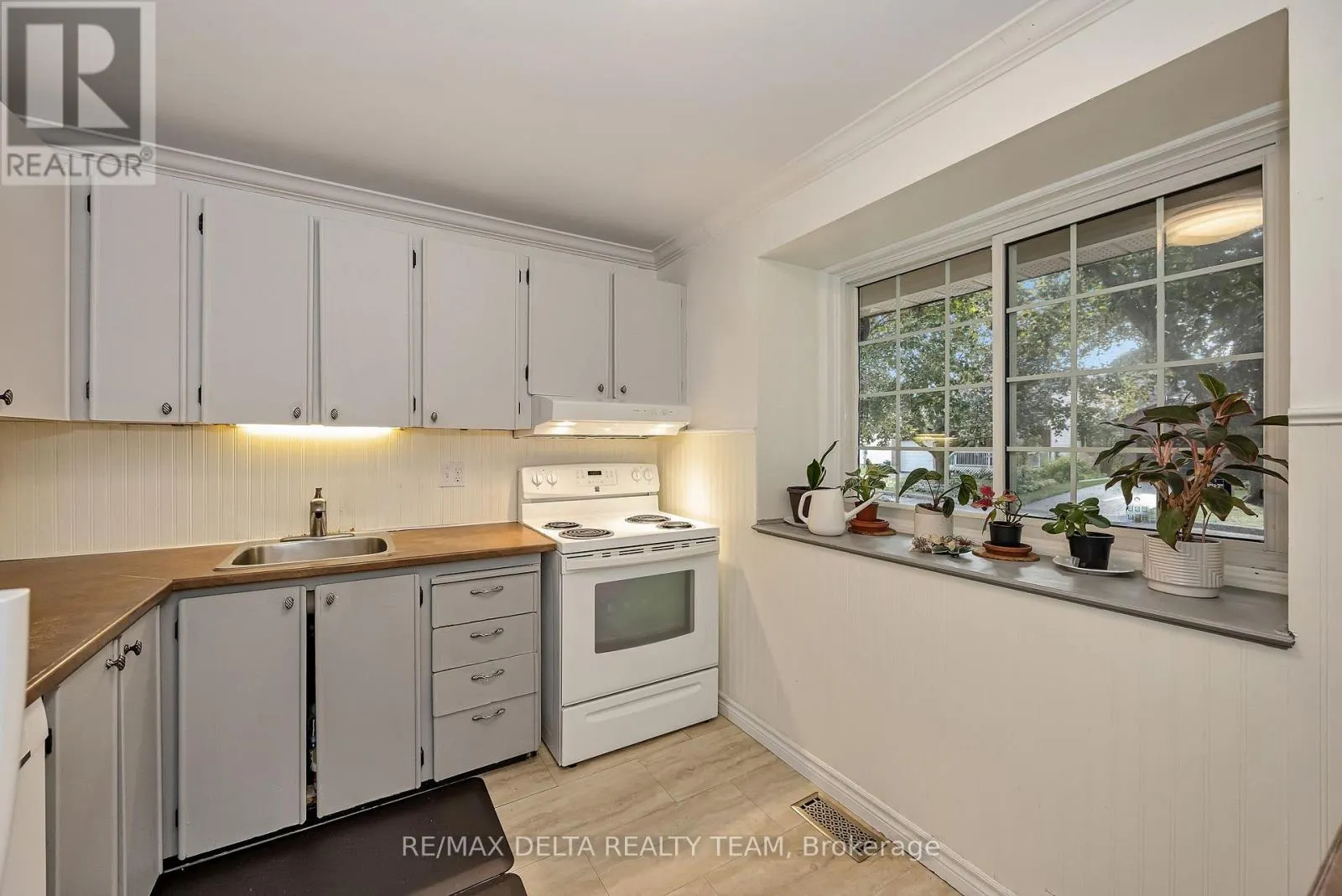 435 DUVERNAY DRIVE